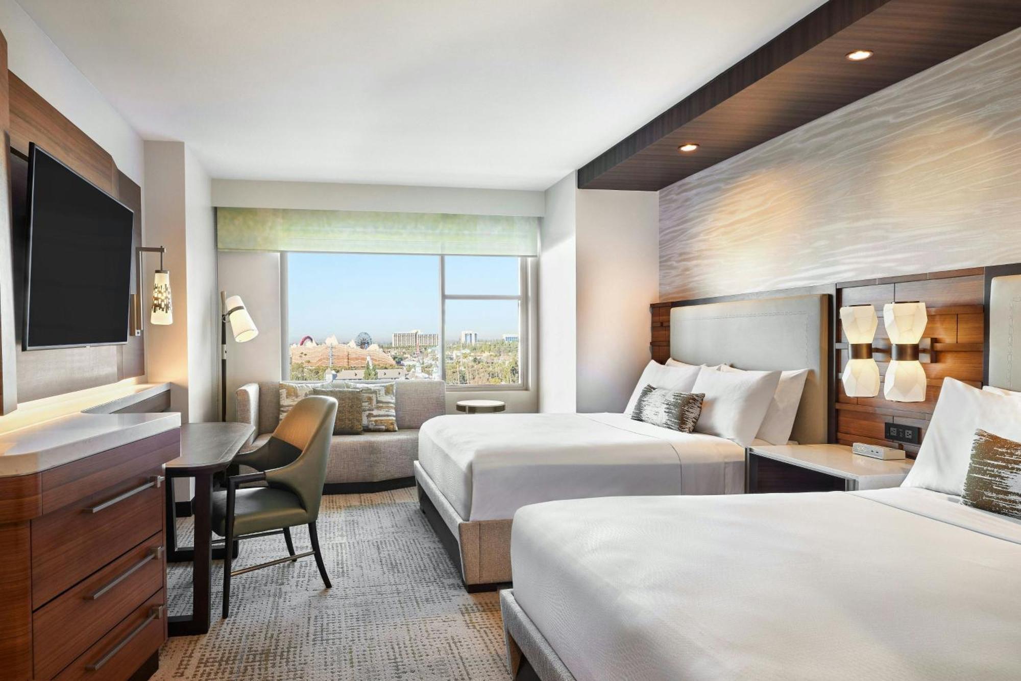 Deluxe Queen Room with Two Queen Beds and Premium Theme Park View,1645710131:JPEG