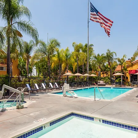 Clementine Hotel & Suites Anaheim-3